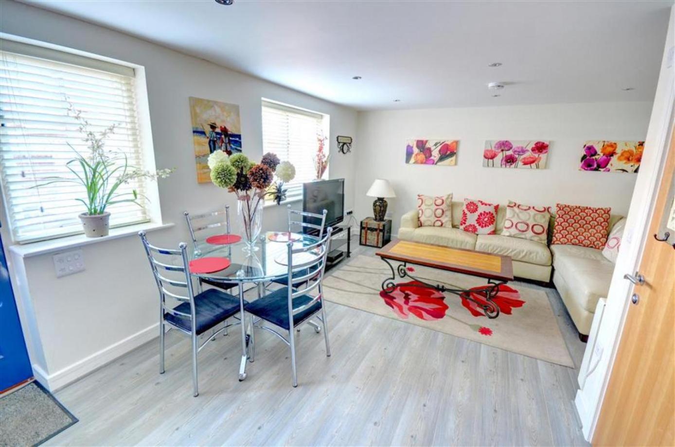 Hotties House - Two-Bed Cottage, Dog-Friendly & Off-Street Parking - Scarborough Esterno foto